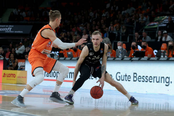 他以敢于重 他以敢于重